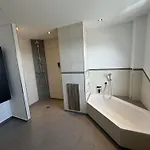 Kern Apartment *