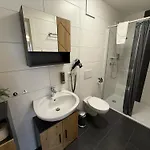 Kern Apartment *
