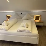 Kern Apartment *
